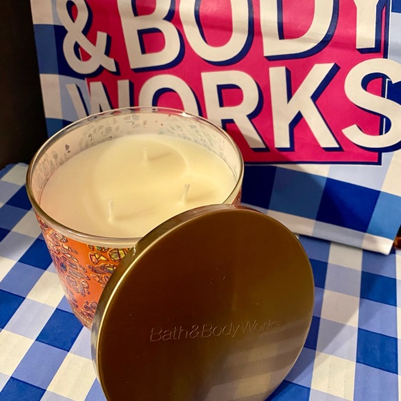 Pumpkin Pecan Waffles 3 Wick Candle White Barn NEW decorative year round label - Picture 2 of 4